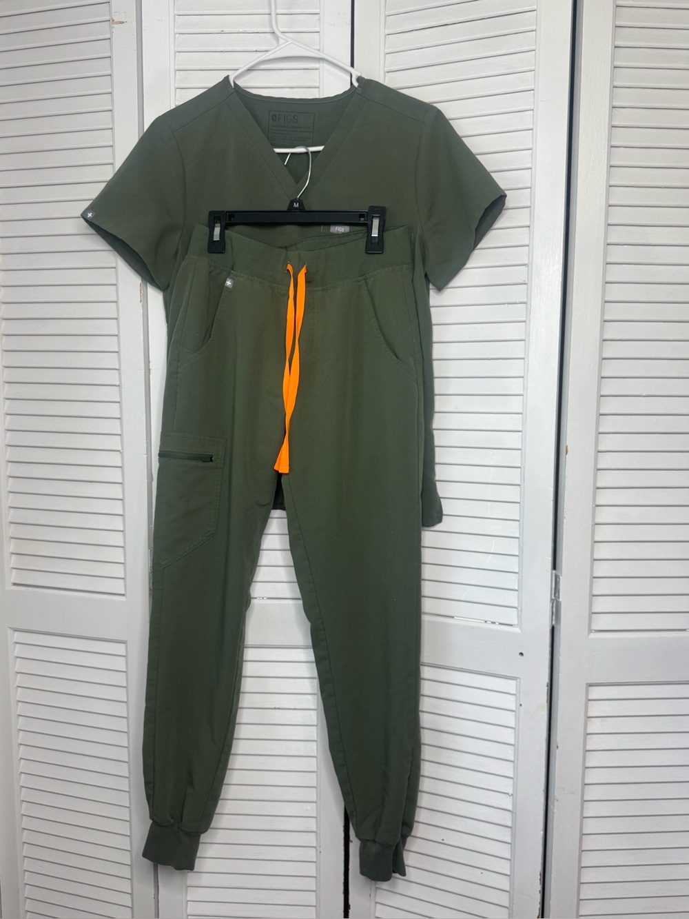 Women’s  Figs Olive Green V-Neck Short Sleeve Scrub Set
